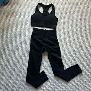 Size XS Amazon Athletic Set in black